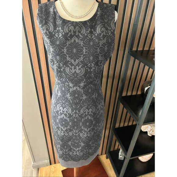 Tahari work dress classy stylish sleeveless size 2 - Picture 1 of 6